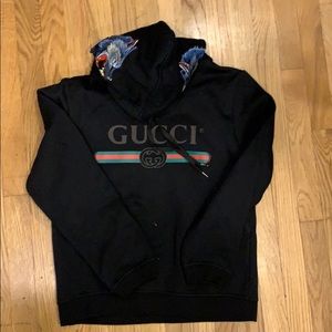 Gucci sweater Rare, won’t last